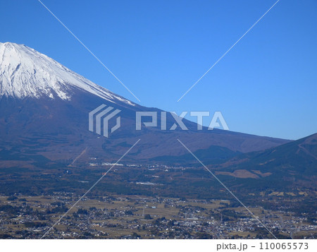 足柄城址公園から望む富士山（静岡県小山町） 110065573