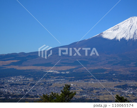 足柄城址公園から望む富士山（静岡県小山町） 110065574