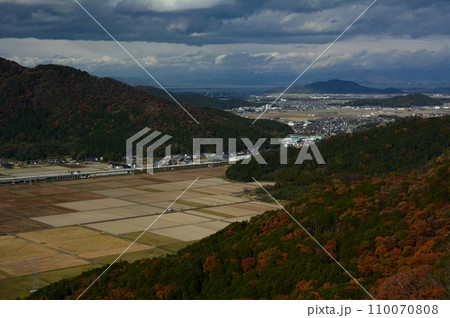 琵琶湖をバックに走るN700A (東海道新幹線 米原 - 京都, 2023年11月) 琵琶湖をバックに走るN700A (東海道新幹線 米原 - 京都, 2023年11月) 110070808