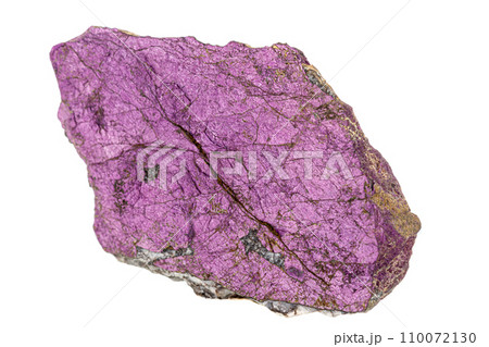 Macro mineral stone purpureus, (purple) purpurite in the breed a white background Macro mineral stone purpureus, (purple) purpurite in the breed a white background 110072130