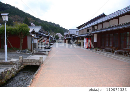 熊川宿　宿場町　若狭鯖街道熊川宿　鯖街道　若狭　福井県若狭町熊川　福井県三方上中郡　旧鯖街道 110073328