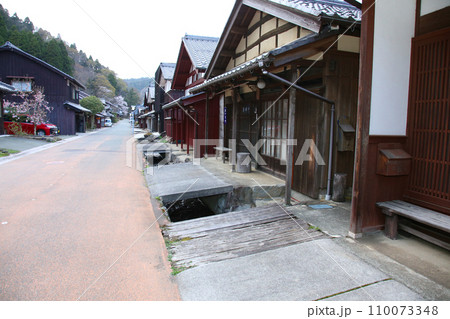 熊川宿　宿場町　若狭鯖街道熊川宿　鯖街道　若狭　福井県若狭町熊川　福井県三方上中郡　旧鯖街道 110073348
