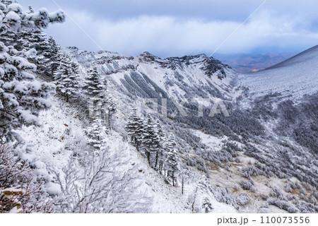 冬の浅間山外輪山黒斑山登山 110073556