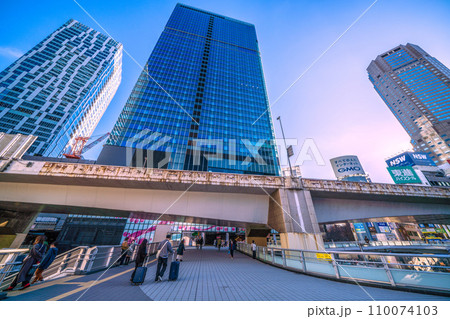 日本の東京都市景観 誕生した渋谷サクラステージや渋谷ストリームなどを望む＝令和5年12月23日 110074103
