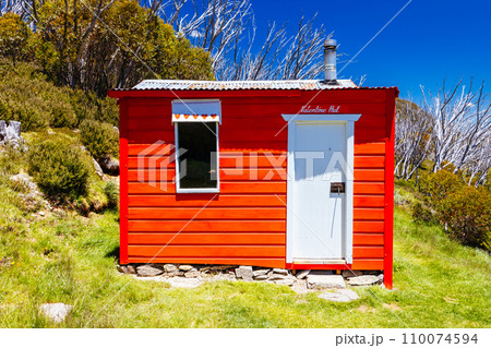 Valentine Hut in Kosciuszko National Park in Australia Valentine Hut in Kosciuszko National Park in Australia 110074594