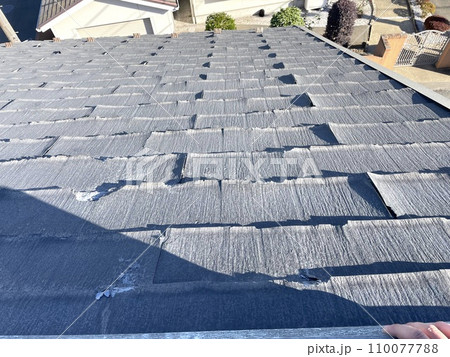 劣化がひどい屋根 劣化がひどい屋根 110077788