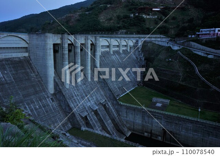 大滝ダムの堤体 大滝ダムの堤体 110078540