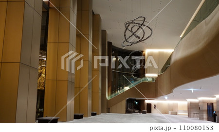 麻布台ヒルズの装飾は奥行き感と立体感 麻布台ヒルズの装飾は奥行き感と立体感 110080153