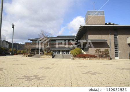 大和郡山市総合運動公園多目的体育館(金魚スクエア)/奈良県大和郡山市矢田山町 大和郡山市総合運動公園多目的体育館(金魚スクエア)/奈良県大和郡山市矢田山町 110082928