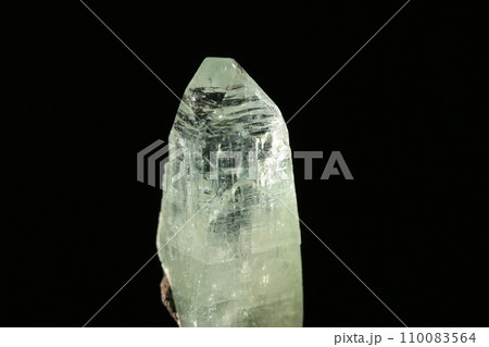 グリーンアポフィライト／緑魚岩石 110083564