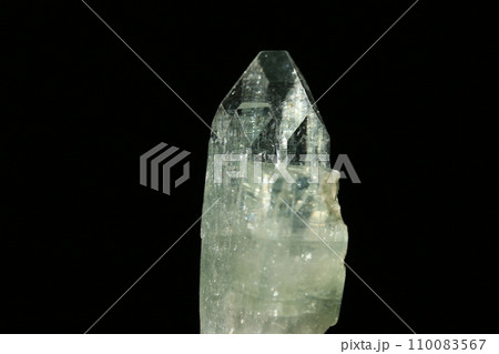 グリーンアポフィライト／緑魚岩石 110083567