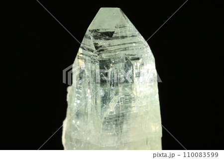 グリーンアポフィライト／緑魚岩石 110083599