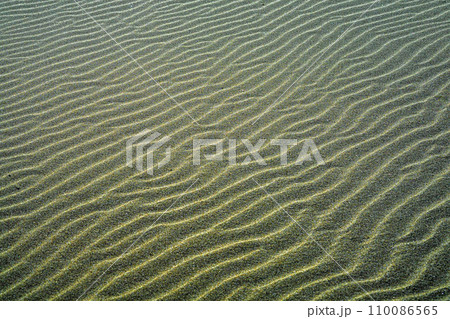 自然の造形　砂浜の風紋 110086565