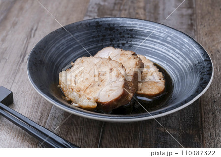 チャーシュー 盛り付け 110087322