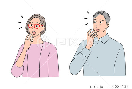 ビックリするシニア夫婦 110089535