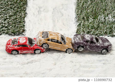 雪道での追突事故のイメージ 110090732