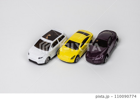 3台の車 110090774