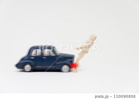 人と自動車の衝突事故のイメージ 人と自動車の衝突事故のイメージ 110090808