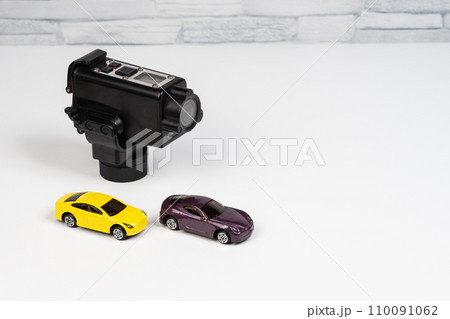 防犯カメラとミニカーで駐車場警備 防犯カメラとミニカーで駐車場警備 110091062