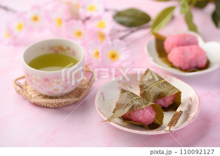 上品に香る日本の伝統和菓子 桜餅 上品に香る日本の伝統和菓子 桜餅 110092127