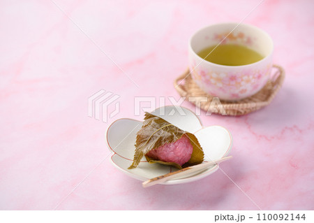 上品に香る日本の伝統和菓子 桜餅 上品に香る日本の伝統和菓子 桜餅 110092144