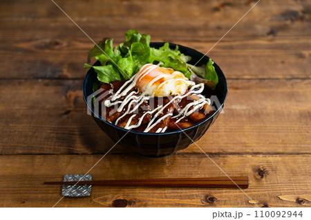 豚マヨ丼 豚マヨ丼 110092944