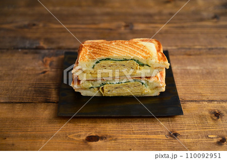 玉子焼きホットサンド 110092951