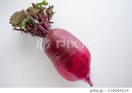 新鮮野菜 紅くるり大根 新鮮野菜 紅くるり大根 110094224