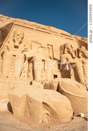 アブシンベル神殿のとても美しい風景 110095669
