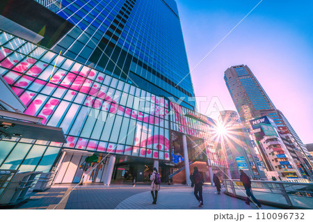 日本の東京都市景観 誕生・渋谷サクラステージなどを望む。渋谷新時代へ希望の光=令和5年12月23日 日本の東京都市景観 誕生・渋谷サクラステージなどを望む。渋谷新時代へ希望の光=令和5年12月23日 110096732