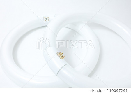 蛍光管, 蛍光灯, 円形蛍光灯, 電気, ガラス管, ガラス, 丸, 光, ライト, エネルギー 110097291
