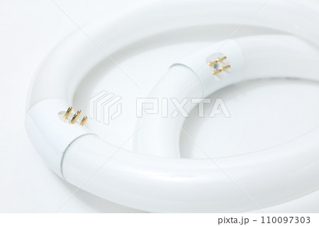 蛍光管, 蛍光灯, 円形蛍光灯, 電気, ガラス管, ガラス, 丸, 光, ライト, エネルギー 110097303