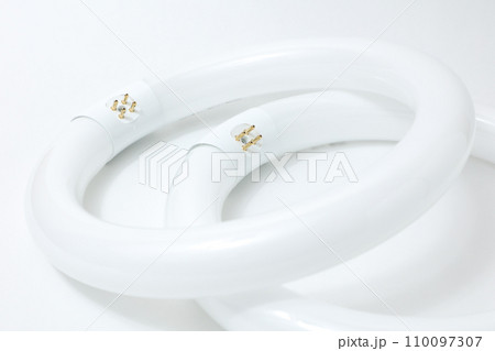 蛍光管, 蛍光灯, 円形蛍光灯, 電気, ガラス管, ガラス, 丸, 光, ライト, エネルギー 110097307