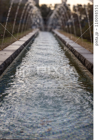 イタリア山庭園の噴水 イタリア山庭園の噴水 110098551