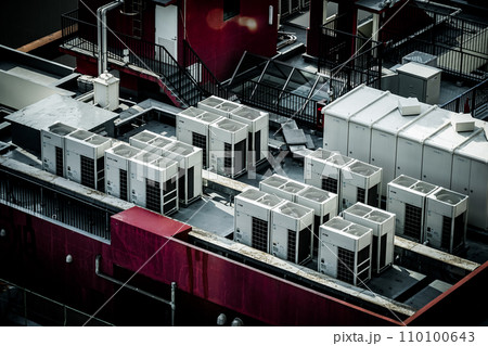 ビルの室外機 110100643