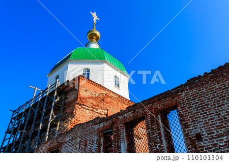 Holy Trinity Church in the village Karacharovo near Murom, Russia Holy Trinity Church in the village Karacharovo near Murom, Russia 110101304