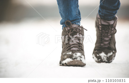 girl in winter 110103831