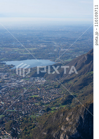 Mountain landscape, picturesque mountain lake in the summer morning, large panorama. Como, Italy 110109711