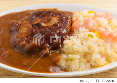 ハンバーグカレー 110110076