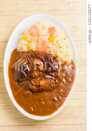 ハンバーグカレー 110110077