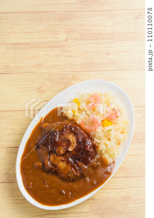 ハンバーグカレー 110110078
