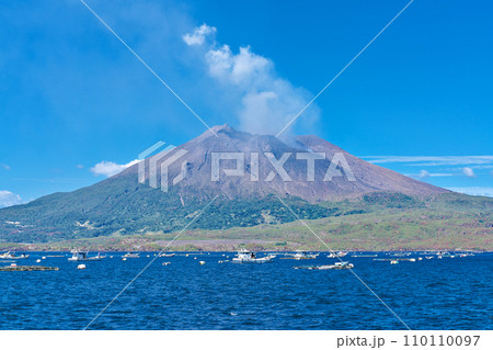 【海潟漁港より桜島】 鹿児島県垂水市海潟 110110097