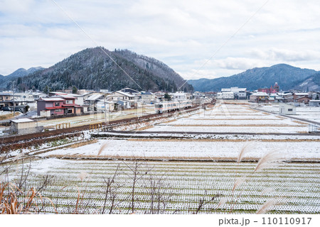 【高山本線】高山駅へ向かう普通列車 【高山本線】高山駅へ向かう普通列車 110110917