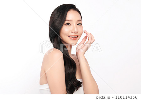 Beautiful young asian woman with clean fresh skin on white background, Face care, Facial treatment, Cosmetology, beauty and spa, Asian women portrait. 110114356
