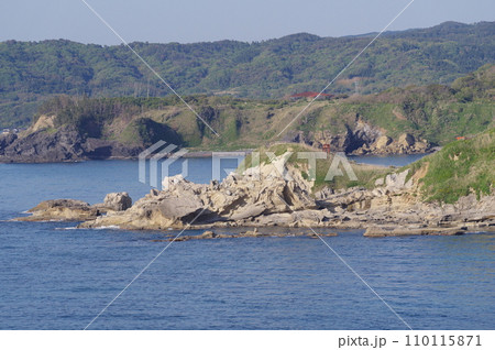 ヤセの断崖から見る関野鼻　2023年5月 110115871