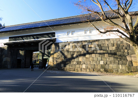 皇居東御苑にある二の丸御殿 皇居東御苑にある二の丸御殿 110116767