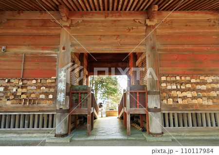 世界遺産　天台宗総本山　東塔比叡山延暦寺　文殊楼（総門） 110117984
