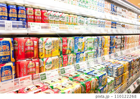 12月・食料品売り場 110122268