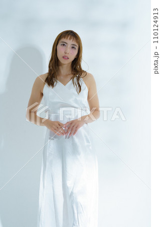 透明感のある女性ポートレート 透明感のある女性ポートレート 110124913