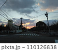 夕暮れの空と雲と自転車 110126838